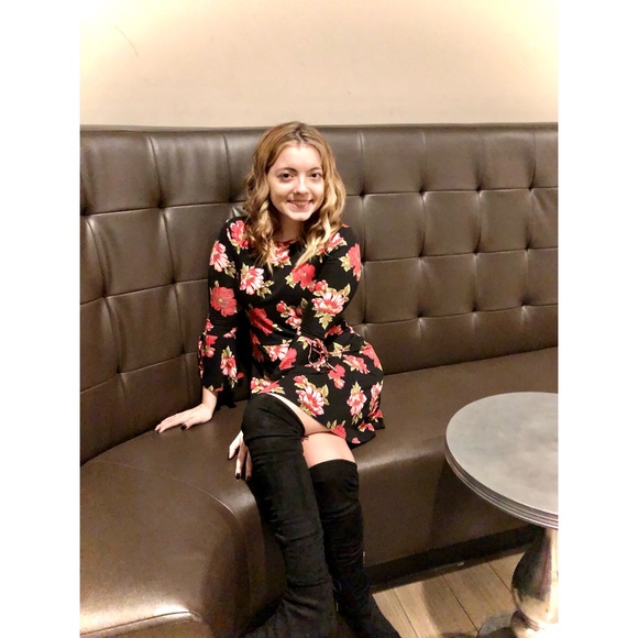 Meet your Posher, Angelia - Picture 3 of 4